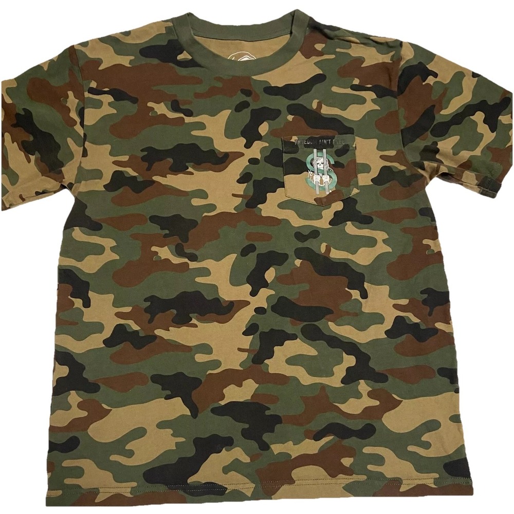 Lurking Class by Sketchy Tank Camouflaged‎ Tee Shirt SZ Medium Heavy Hunting